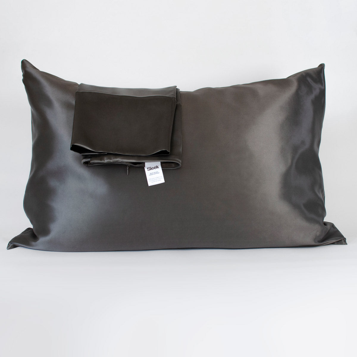 Dark grey 100% pure mulberry silk pillowcase, 22 Momme, soft and smooth, standard size 50x75cm, zipper closure.