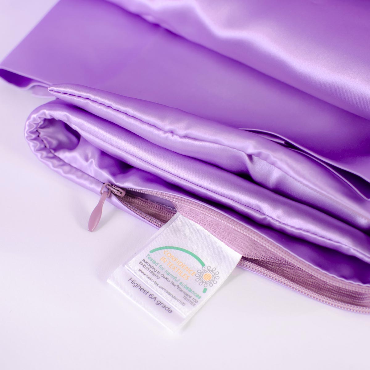 Lavender 100% pure mulberry silk pillowcase, highest quality 22 Momme, soft and smooth, standard size 50x75cm, zipper closure, Oeko-Tex certified.