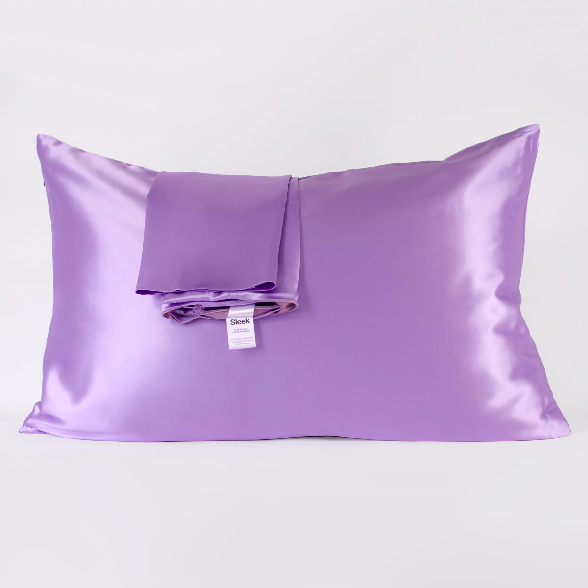 Lavender 100% pure mulberry silk pillowcase, highest quality 22 Momme, soft and smooth, standard size 50x75cm, zipper closure.