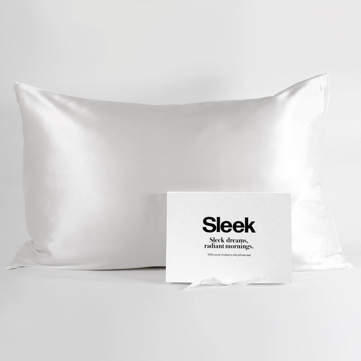 White 100% pure mulberry silk pillowcase, 22 Momme, soft and smooth, standard size 50x75cm, zipper closure, gift boxed with a thoughtful message.